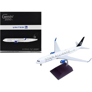 Boeing 767-300ER Commercial Aircraft "United Airlines - Star Alliance" (N653UA) White w/Black 1/200 Diecast Model by GeminiJets - 1 of 4