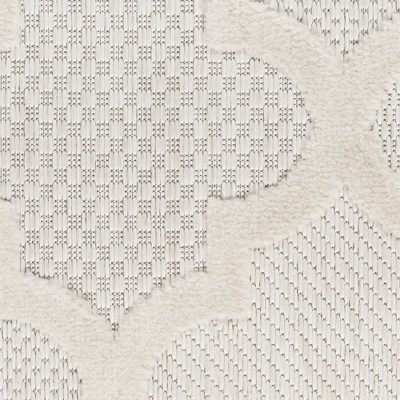 Ivory and White Synthetic Trellis Flat Woven 7' x 10' Rug