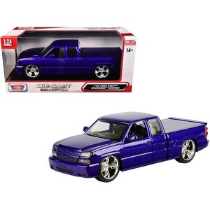 2006 Chevrolet Silverado Custom Pickup Truck Blue Metallic "Die-Cast Collection" Series 1/25 Diecast Model by Motormax - 1 of 3