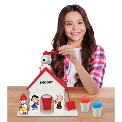 Snoopy House Shaped White and Red Plastic Sno-Cone Maker