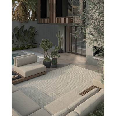 Beige Geometric Indoor/Outdoor Stain-Resistant Rectangular Rug