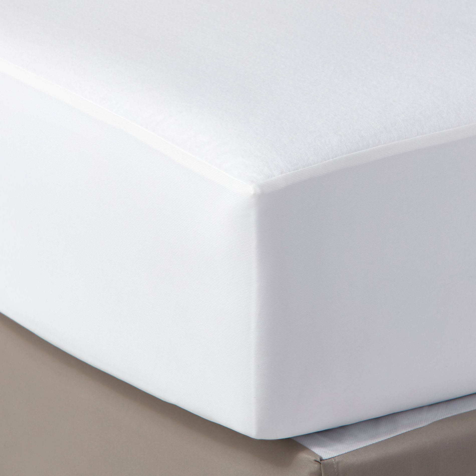 Kids' Mattress Protector Cover - Pillowfort™