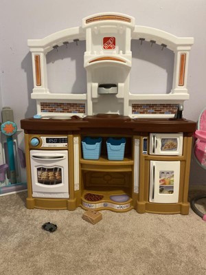 Step2 Fun with Friends Kitchen, Large Plastic Play Kitchen with Realistic  Lights & Sounds