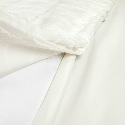 Soft White Jacquard Wave 3-Piece Duvet Cover Set