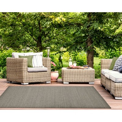 Reversible Avalon Gray Square Indoor/Outdoor Synthetic Rug