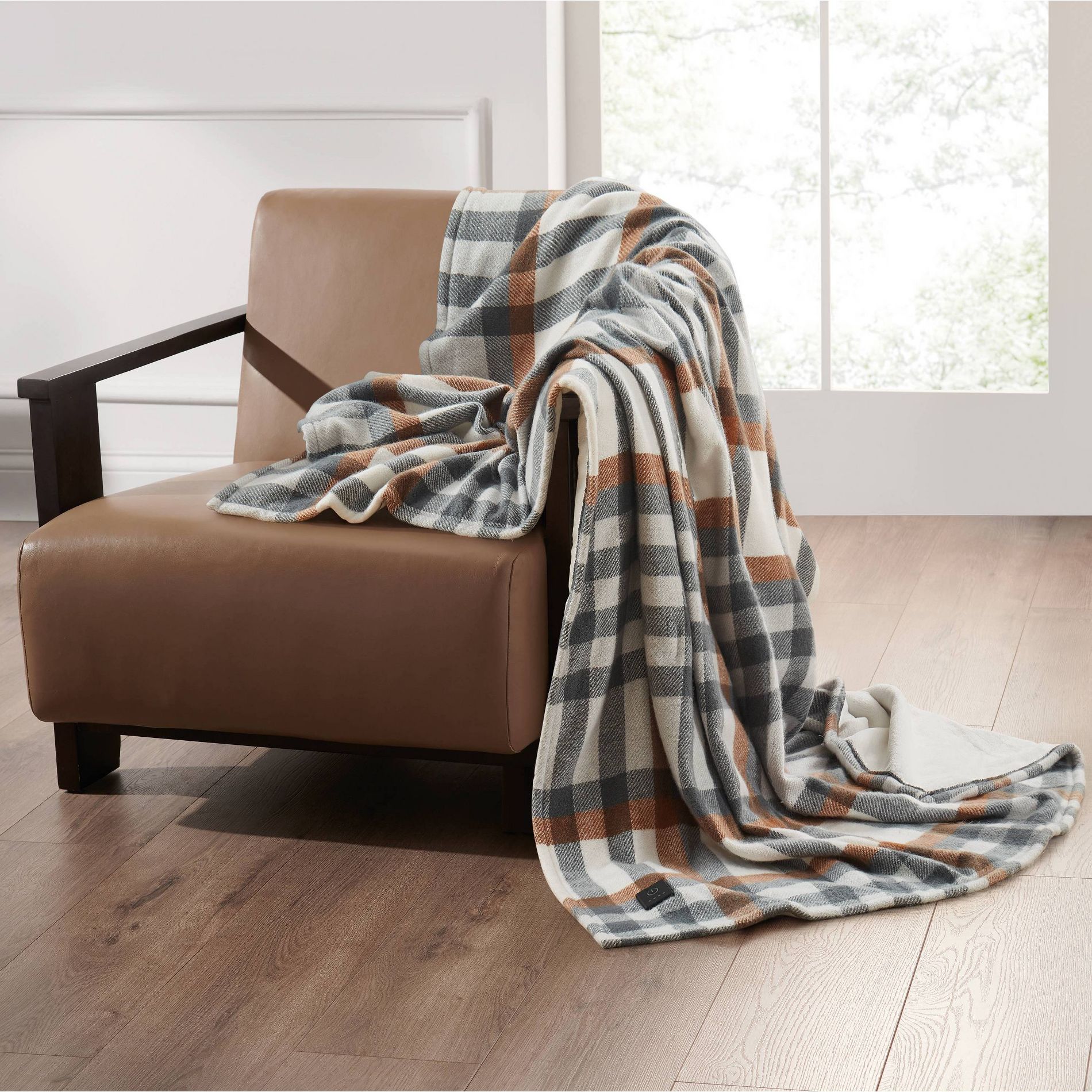Brookstone Heated Oversized Brushed Woven Knit Throw Multi Plaid