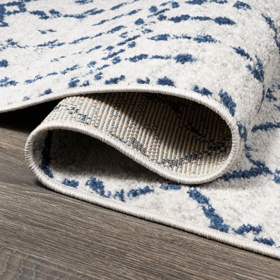 Ivory and Navy Diamond Pattern 8' x 10' Area Rug