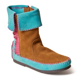 Minnetonka x Stranger Things Kids' Holly Wheeler Boot - 1 of 4