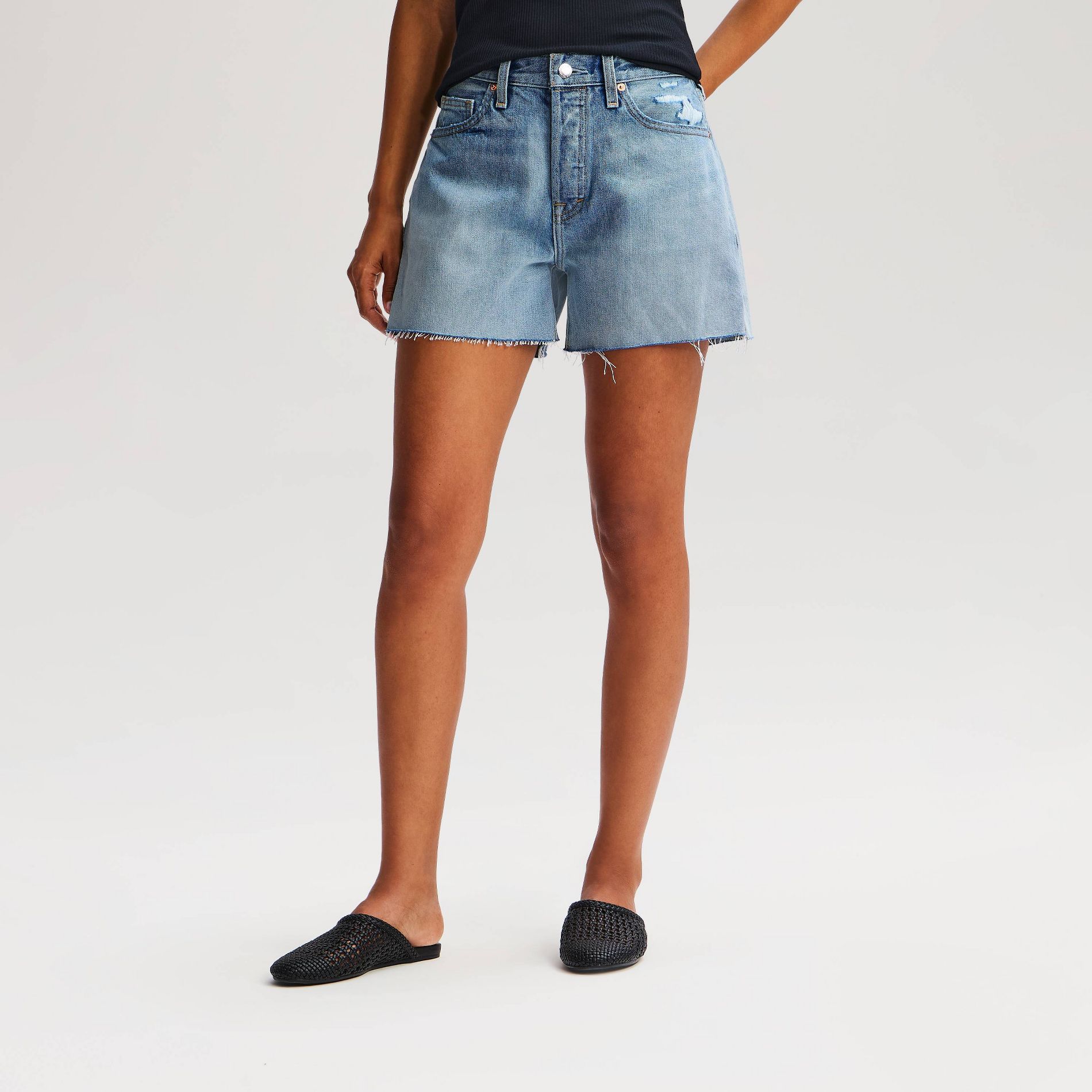 Women's 90s Baggy Shorts 4" - Universal Thread™