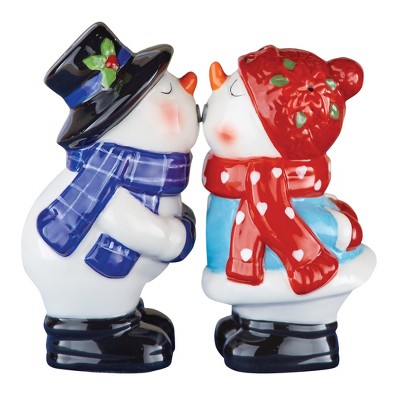 Collections Etc Adorable Kissing Snowmen Salt and Pepper Shakers 2.25 X 2.25 X 4.25