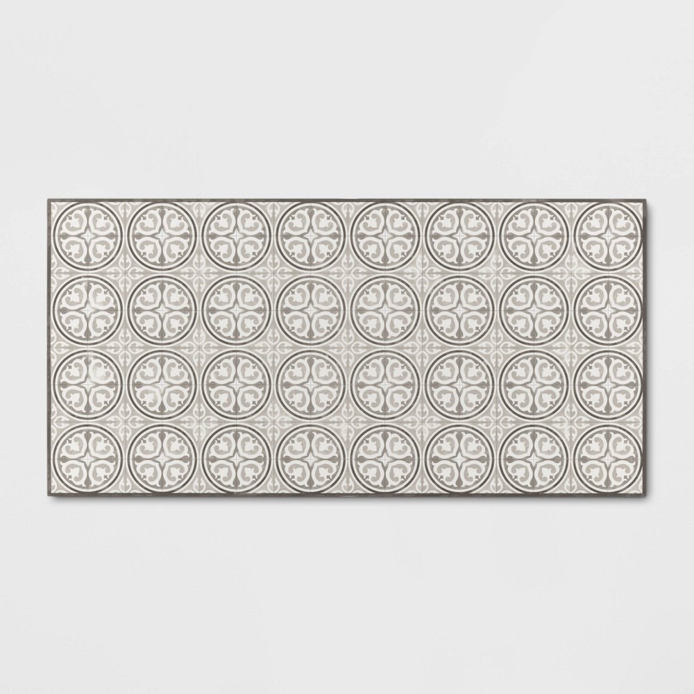 2'x4' Medallion Tile Vinyl Accent Mat - Threshold