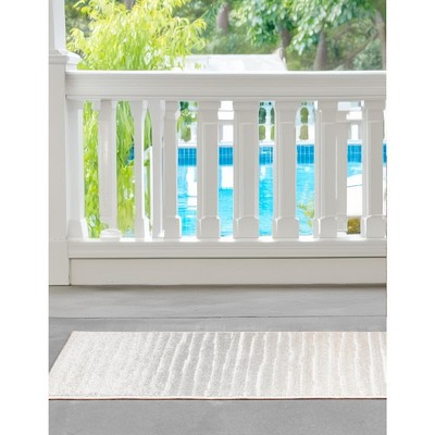 Easy-Care Stain-Resistant Light Gray Synthetic Outdoor Runner