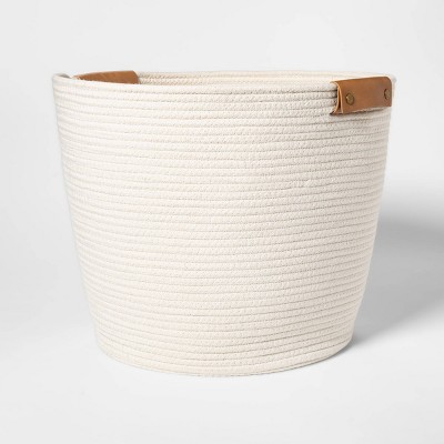 rope laundry basket