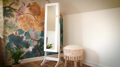 White Polished Wood Freestanding Mirror Jewelry Armoire with LED Lights