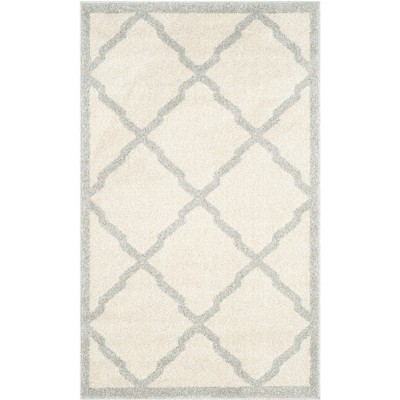 beige/light grey