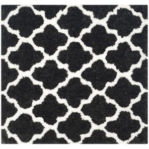 Barcelona Shag BSG319 Hand Tufted Indoor Rug - Safavieh - 1 of 4