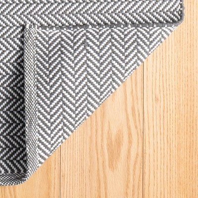 Sophisticated Grey Herringbone Handmade Wool-Blend Rug 2' x 3'