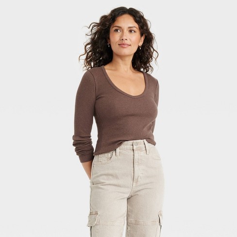 brown v neck t shirt womens