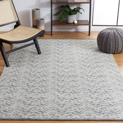 Gray and White Handwoven Wool Flatweave Area Rug, 5' x 8'