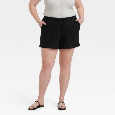 Women's Leisure Studio Mid-Rise Pull-On Shorts - Universal Thread™