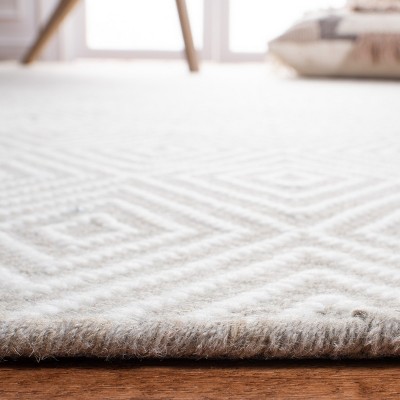 Wilton Light Grey and Ivory Hand-Hooked Wool 4' x 6' Area Rug