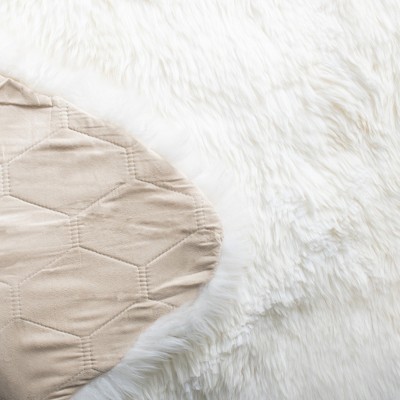 Natural White Hand-Knotted Sheepskin Square Accent Rug