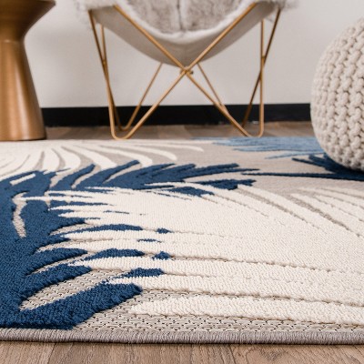 Navy and White Floral Synthetic Indoor/Outdoor Rug 5' x 7'