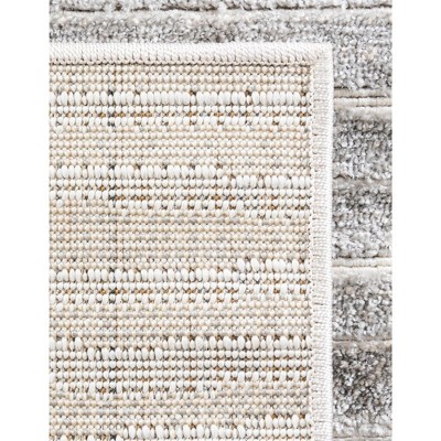Easy-Care Stain-Resistant Light Gray Synthetic Outdoor Runner