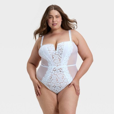 Women's Crochet Lace V-Wire Lingerie Bodysuit - Auden™ White