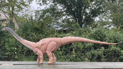 Jurassic world fashion diplodocus toy