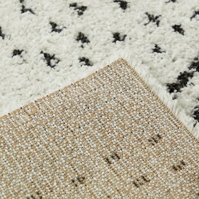 Kalpana White and Black Geometric Shag Rug 5' x 7'