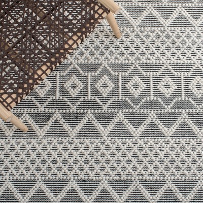 Natura Black and Ivory Wool 8' x 10' Handwoven Area Rug
