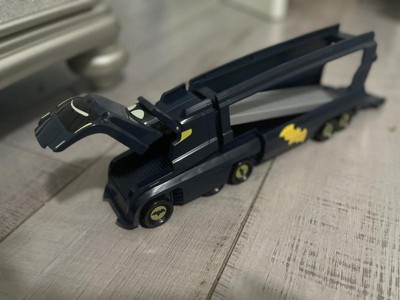  Fisher-Price DC Batwheels Toy Hauler and Car, Bat-Big Rig with  Ramp and Bam The Batmobile 1:55 Scale Diecast Toy Vehicle, Ages 3+ Years :  Toys & Games