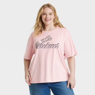 Women's Short Sleeve Pullover Graphic T-Shirt - Universal Thread™