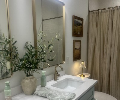 Guest review image 2 of 3, zoom in