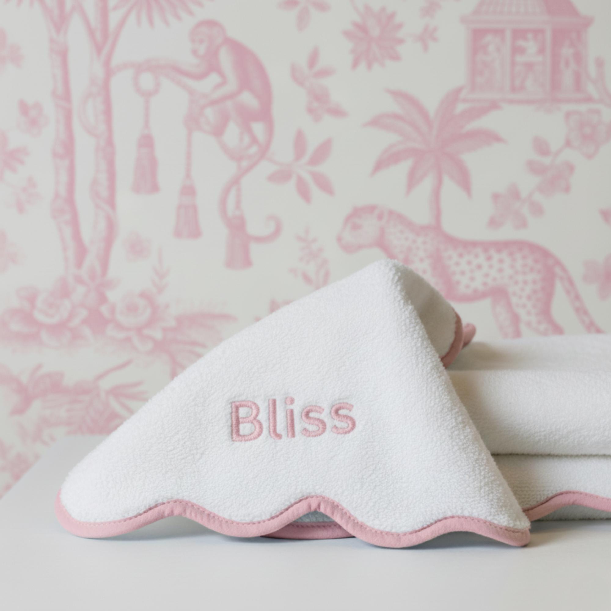Lotus Linen Luxury Scallop Piping Bath Towel Sets (6-Piece) Pink Washcloth Set (10 Pieces)