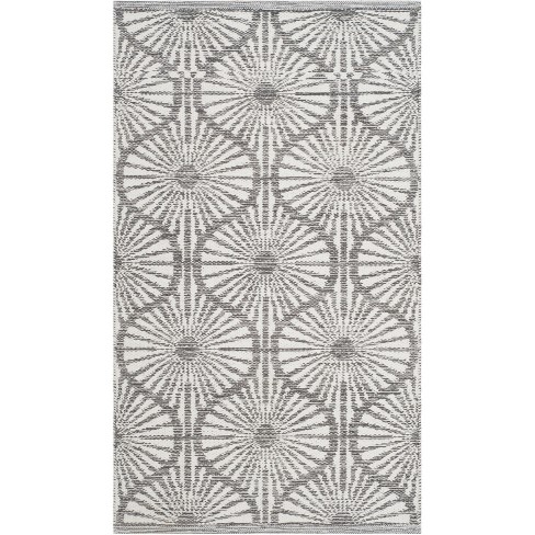 Montauk MTK606 Hand Woven Indoor Rug - Safavieh - image 1 of 4