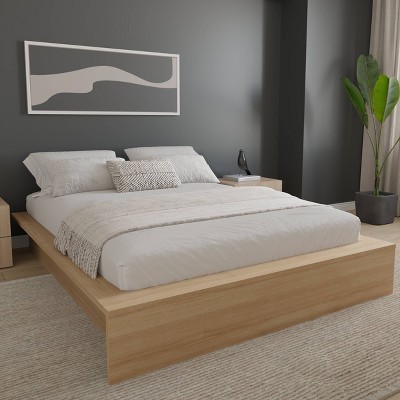 Natural Blonde Oak Queen Platform Bed with Engineered Wood Frame