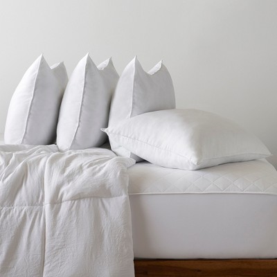 Queen White Hypoallergenic Polyester Down-Alternative Pillow Set