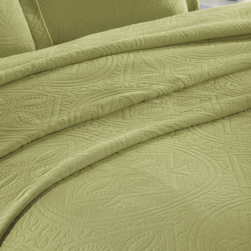 Celtic Textured Jacquard Matelass Scalloped Bedspread Set by Blue Nile Mills, 3 of 8