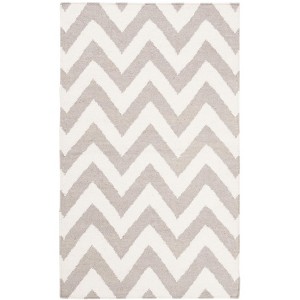 Dhurries DHU557 Hand Woven Flat Weave Indoor Rugs - Safavieh - 1 of 4