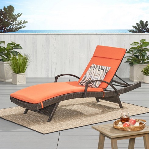 Target chaise deals lounge