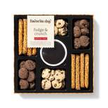Holiday Fudge & Crunch Dipping Tray - 9.5oz - Favorite Day™