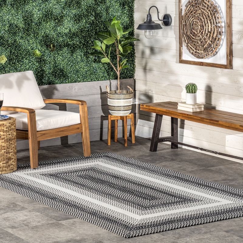 nuLOOM Kaila Ombre Bordered Indoor and Outdoor Patio Area Rug, 3 of 11