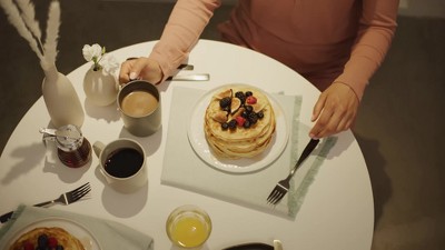 Premier Black Hard-Anodized Nonstick Roasting Pan with Rack and Handles