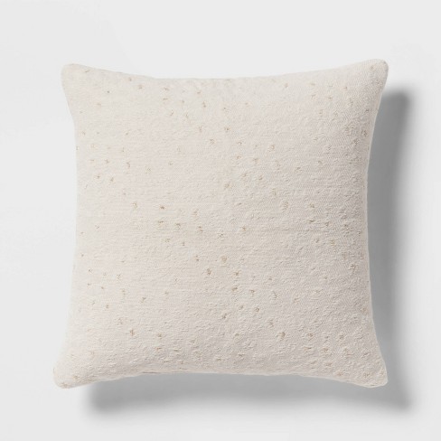 How to Fluff a Pillow- the secret tips and tricks to do it like a pro. -  Linen and Ivory