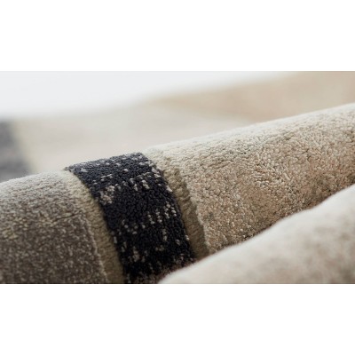 Charcoal Geometric Wool and Synthetic Rectangular Rug 5'1" x 7'7"
