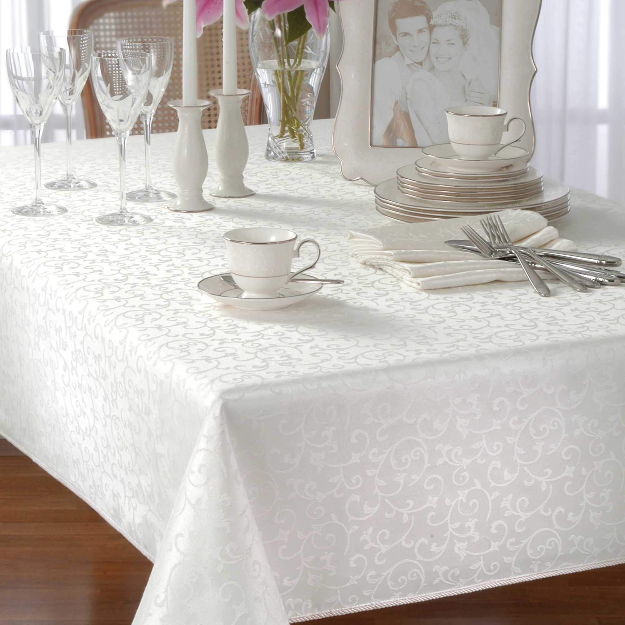 Lenox Opal Innocence Tablecloth - White - 60x140 - Lenox