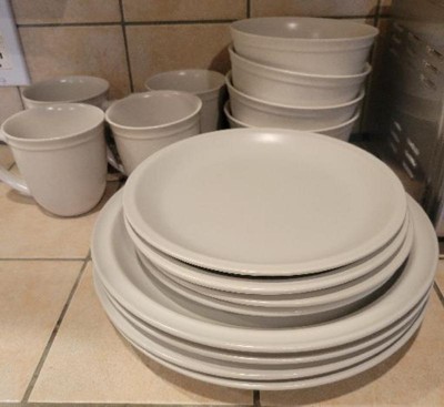 Gibson Home Siam 12 Piece Round Stoneware Dinnerware Set In White : Target