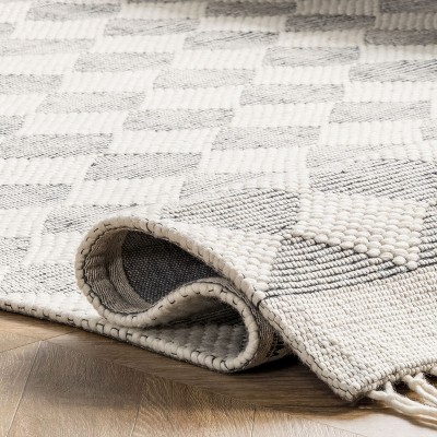 Gray and White Diamond Pattern Wool Blend 9' x 12' Area Rug